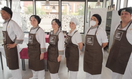 Alumnos de la Escuela de Hostelería en el Concurso Culinario “CAMPELO CHEF”